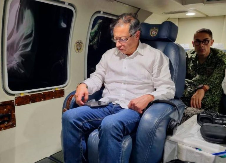 Rayo había impactado contra el avión del Presidente de Colombia