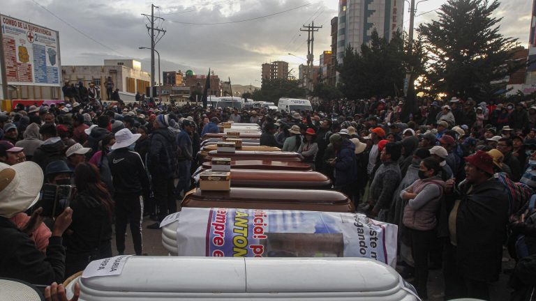 Gobierno peruano indemnizará con 50 mil soles a familiares de fallecidos durante protestas