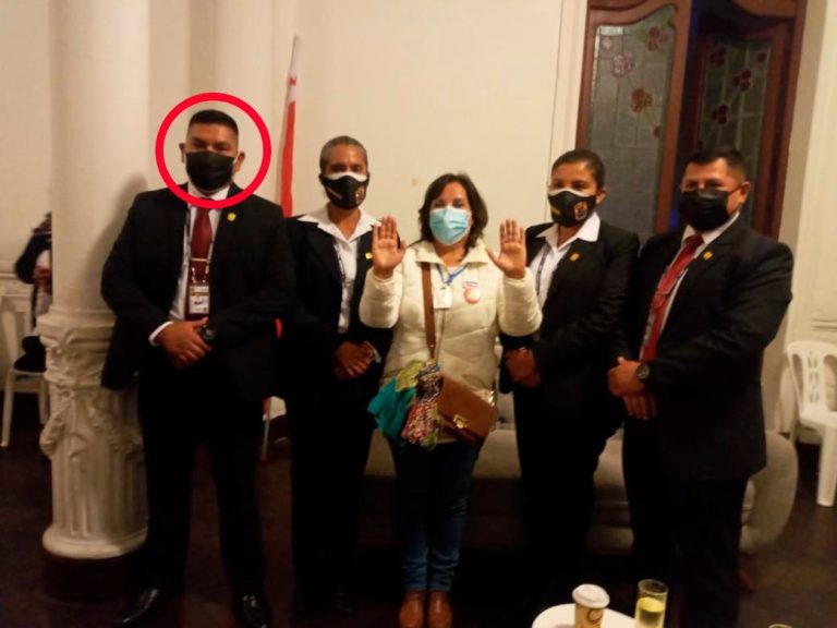 Dina Boluarte: escolta de la mandataria le habría pagado pasajes de avión hacia Arequipa