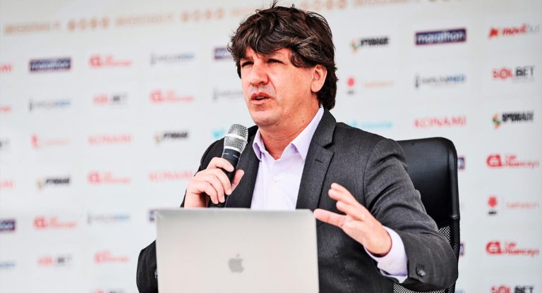 Jean Ferrari solicitará arbitraje extranjero para los próximos encuentros de Universitario