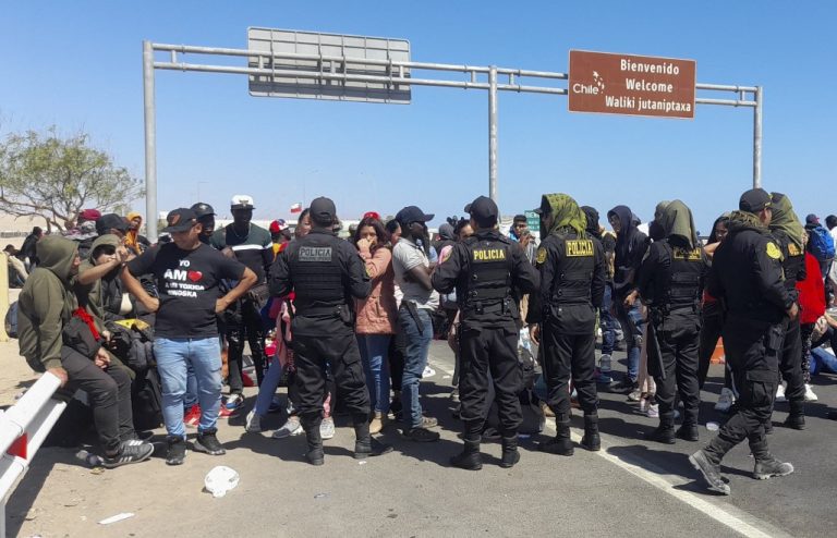 Policías resultaron heridos tras enfrentamientos con migrantes de nacionalidad extranjera