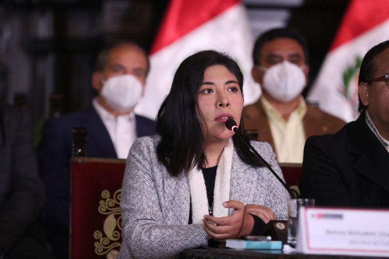 Betssy Chávez: inicio y caída meteórica de su carrera política