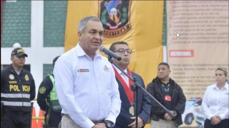 Fiscalía aún no investiga a Dina Boluarte por presunto plagio  pese a la afirmación de Romero 