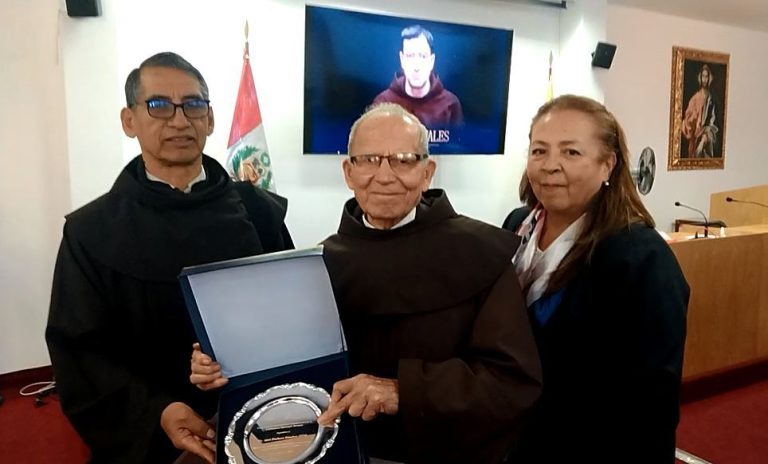 Premio Nacional de Comunicación “Cardenal Juan Landázuri Ricketts 2023” distingue a Fr. Abel Pacheco Sánchez OFM