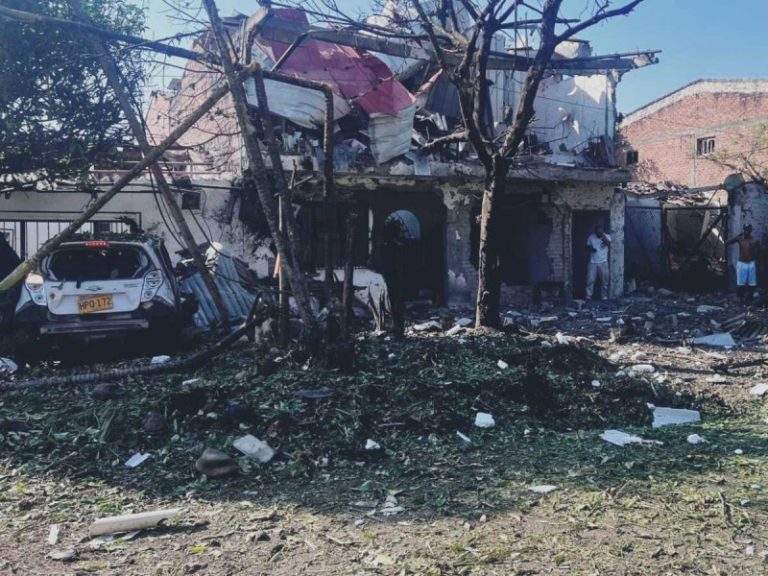 Reportan Atentado en Colombia: segundo carro bomba estalla frente a comisaría en Cauca