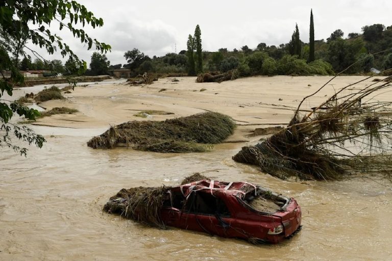 Alerta roja en España: fuertes lluvias inundan regiones del país y aumenta el número de fallecidos
