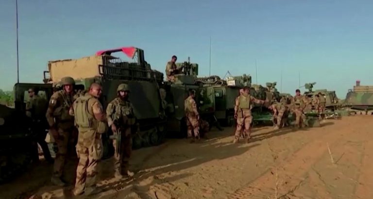 Francia inicia el retiro de sus tropas desplegadas en Níger