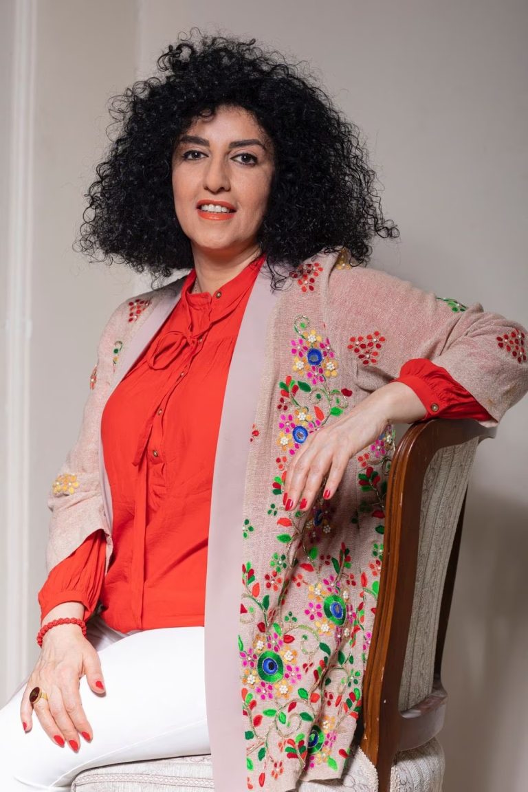 Premio Nobel de la paz 2023 es concedido a la activista iraní Narges Mohammadi