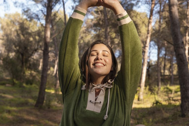 Ejercicio regular no solo fortalece el cuerpo, sino que también disminuye la ansiedad y la depresión.