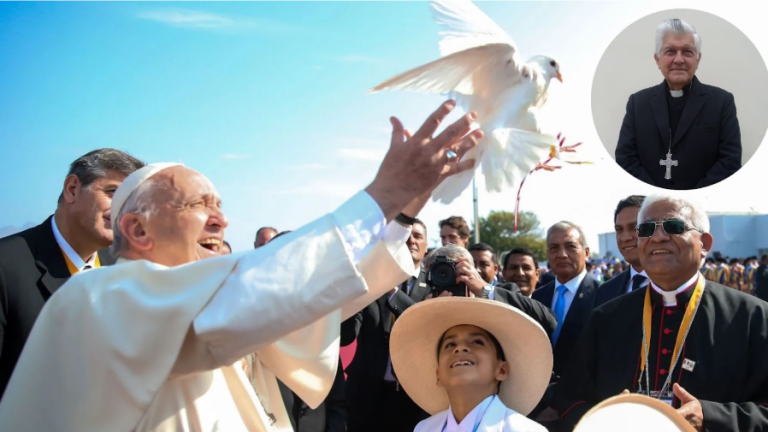 El Papa del pueblo con monseñor Salvador Piñeiro