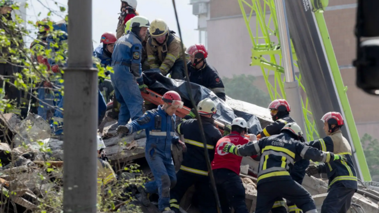 Rusia bombardea Kiev y deja al menos 21 muertos
