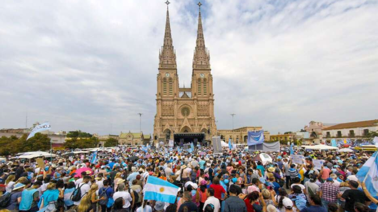 PEREGRINACIÓN A LA VIRGEN DE LUJÁN Y LA VIRGEN DE LOS TREINTA Y TRES ORIENTALES