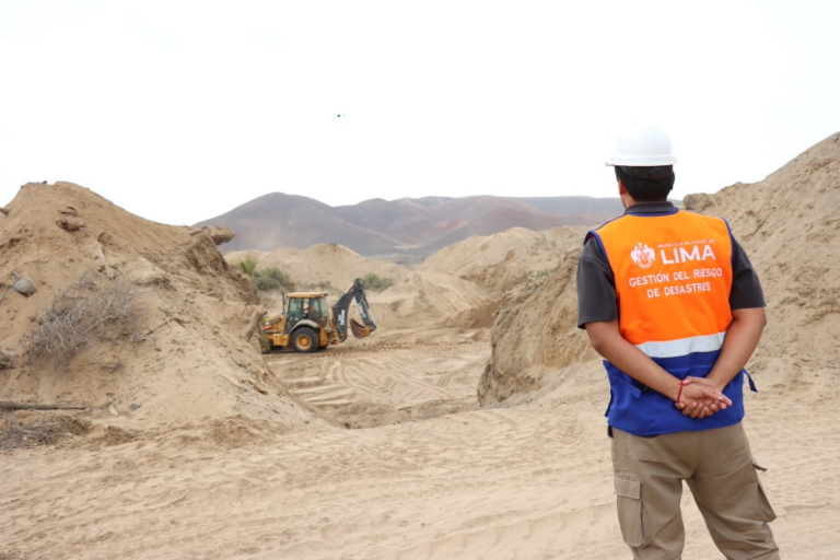 Municipalidad de Lima limpia la quebrada Huaycoloro y se refuerza en Pucusana y Lurín