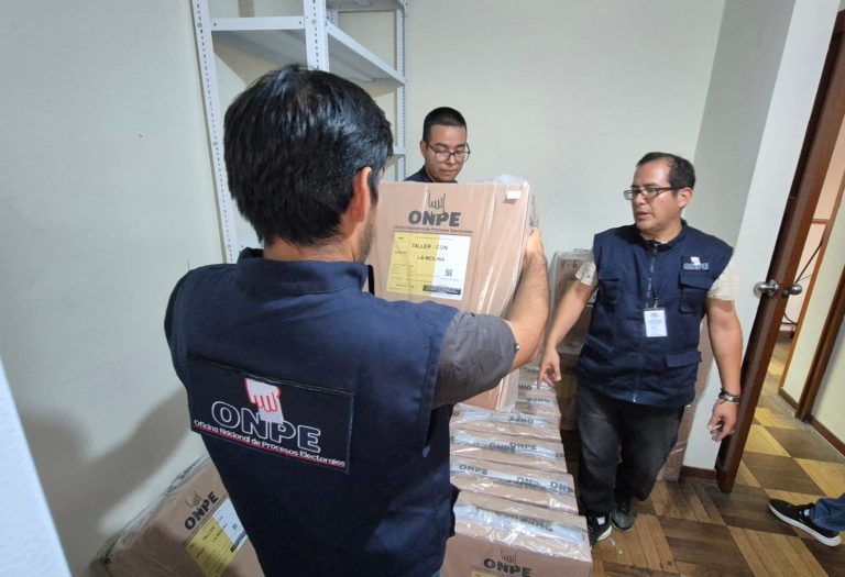 ODPE La Molina recibe material para capacitar a actores electorales