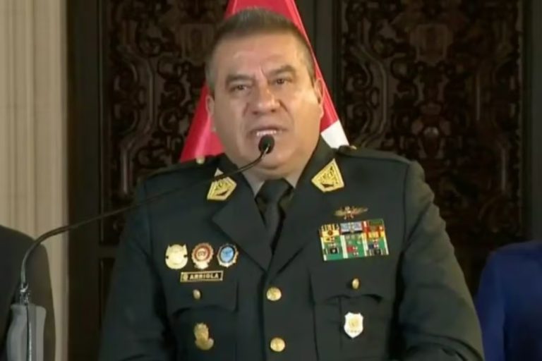 General Óscar Arriola anuncia su salida como director general de la PNP