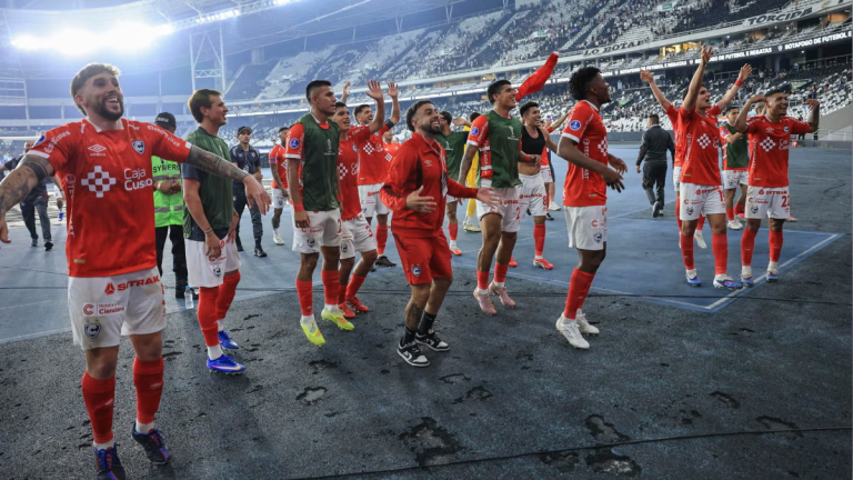 CONMEBOL confirma árbitros para partido de Cienciano por los cuartos de la Sudamericana 2026.