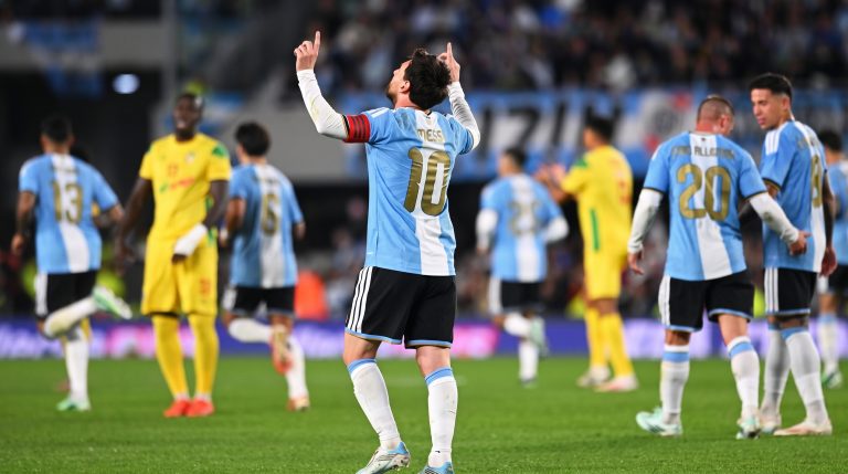Messi se despide con triunfo, Perú cae y España extiende su invicto