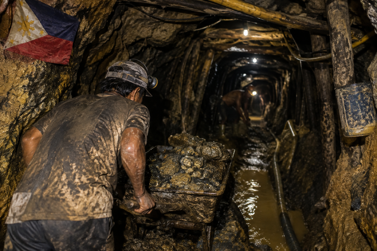 Siete mineros mueren por presunta intoxicación con gas en Filipinas